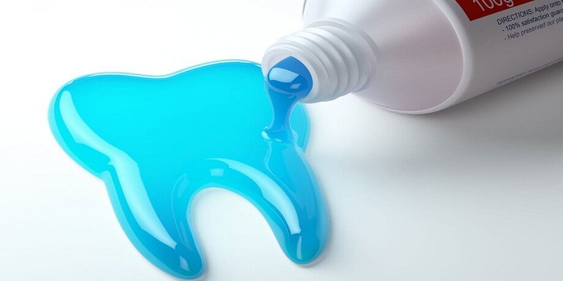 3 Recipes to Make Your Own Toothpaste
